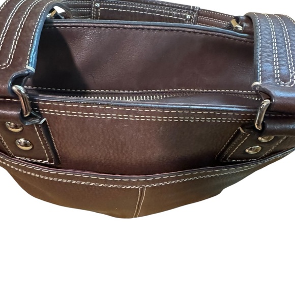 Coach Hampton Brown Pebbled Leather Tote with Structured Design and Dual Straps - Picture 5 of 12